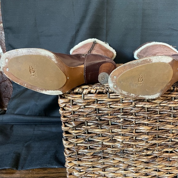 Brown suede Ugg boots size 6.5 - Picture 5 of 6